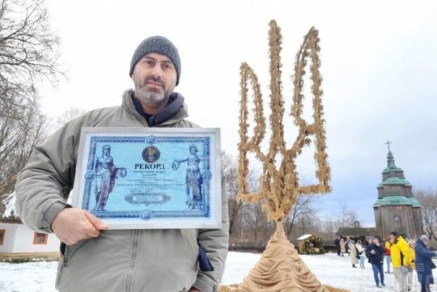 Воїн, який не міг ходити,  сплів із 334 дідухів рекордний Тризуб