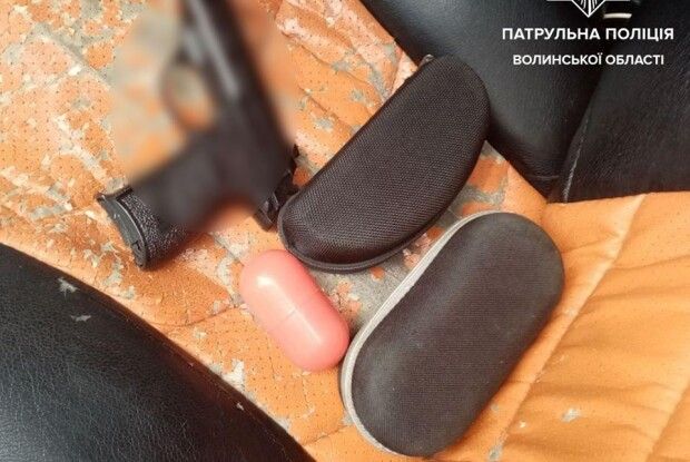 В Луцьку в п’яного від наркотиків водія знайшли пістолет