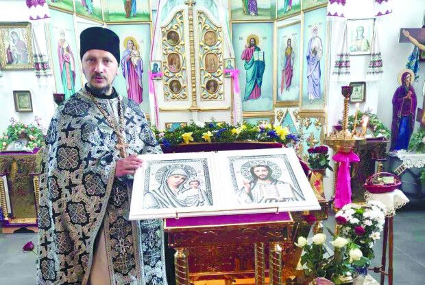 Волинська глибинка: «Як путін напав, то до нашого храму приходять люди із сусідніх сіл – ​хочуть чути молитву рідною мовою» (Фото)