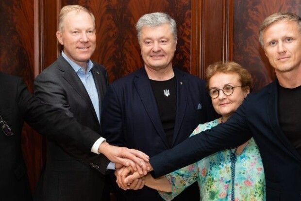 Порошенко на зустрічі з парламентарями країн Балтії та Фінляндії і закликав прискорити членство України в НАТО та ЄС