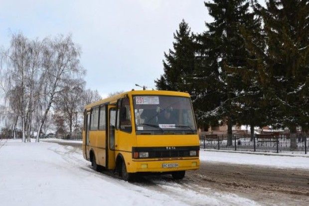 З маршрутки випав чоловік, його госпіталізували у реанімацію