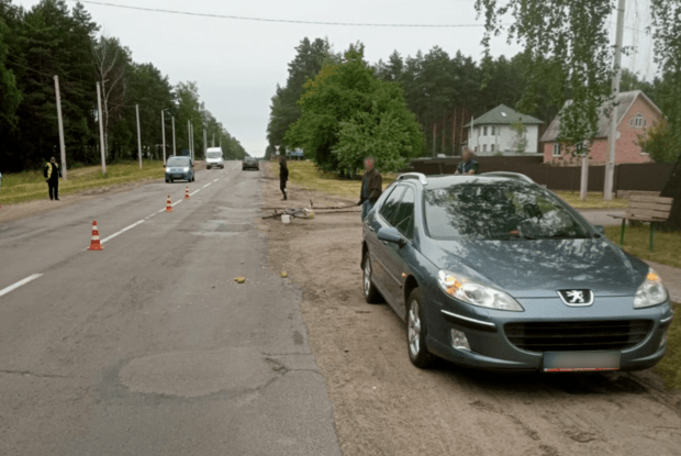 На Волині 73-річний велосипедист потрапив під колеса легковика