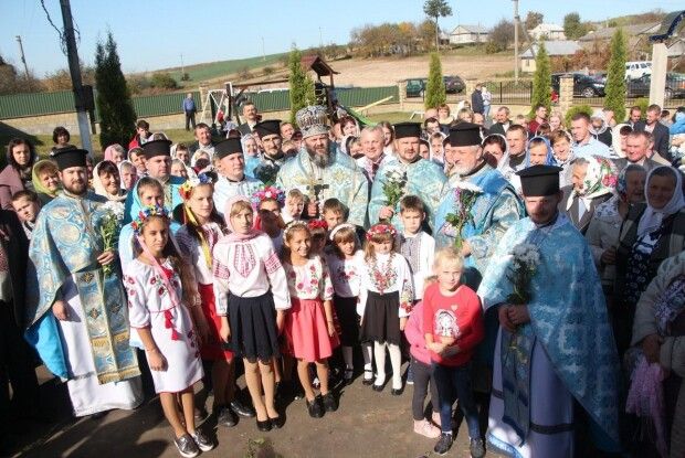 Вперше за 100 років у волинське село Диковини, яке нещодавно чкурнуло геть від Москви, приїхав архієрей (фото)
