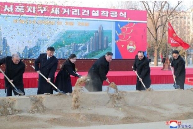 Кім Чен Ин показав свою спадкоємицю (Фото)