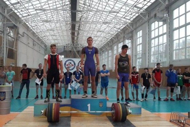 Старовижівчанин став кращим важкоатлетом