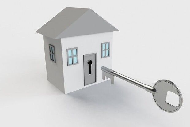 Сирота з Рівненщини стала власницею дворівневої квартири