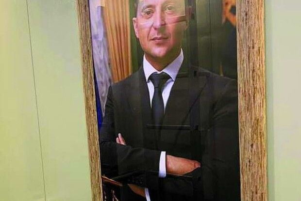 Як жителі багатоповерхівки у ліфті з Володимиром Зеленським каталися