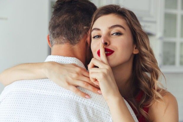 На Сумщині чоловік «під контролем поліції» двічі займався сексом з жінкою