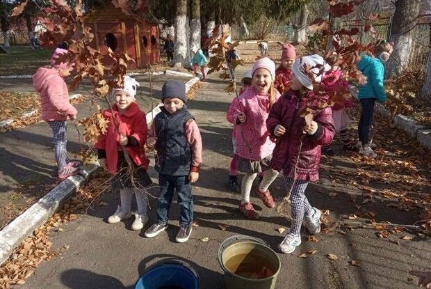 Сільський голова організував флешмоб - «Селу Піддубці - столітні дуби» (Фото)