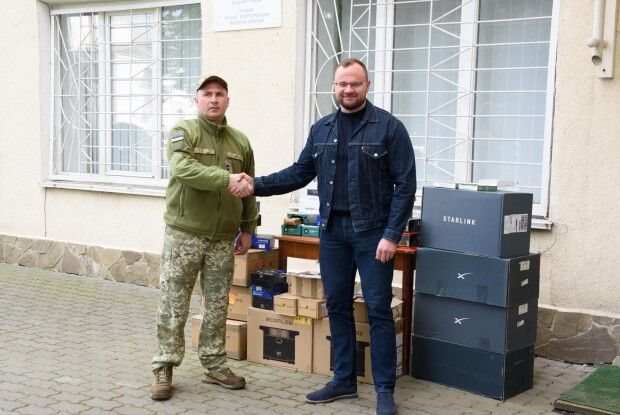 Б’ються під Авдіївкою: мер Луцька передав допомоги землякам на майже 2 мільйони