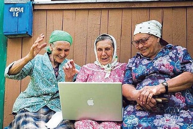 «… І похвалюся внуку Петі – знайшла я діда в інтернеті!»