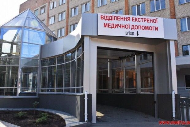 На базі Вінницької дитячої лікарні запровадили унікальну послугу – карета швидкої заїжджатиме безпосередньо у відділення