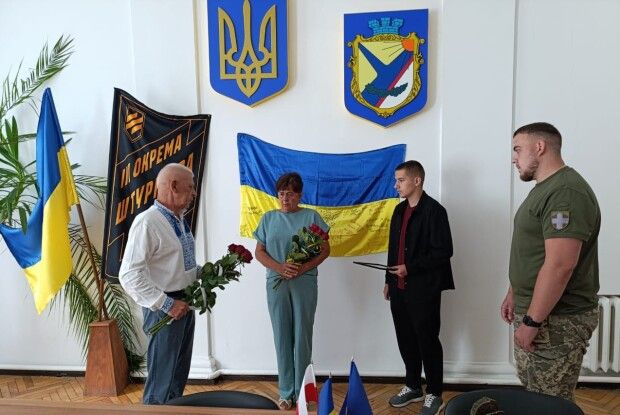 Рідним безвісти зниклого Героя з Волині вручили його почесну відзнаку