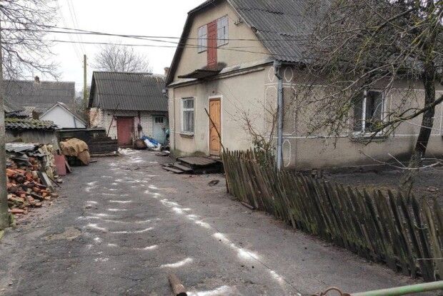 Волинянка, яку покусав скажений собака, досі в лікарні