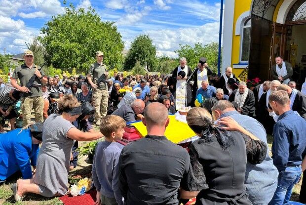 Був першим у всьому: на Волині провели в останню путь полеглого Героя Петра Богдана (Фото) 