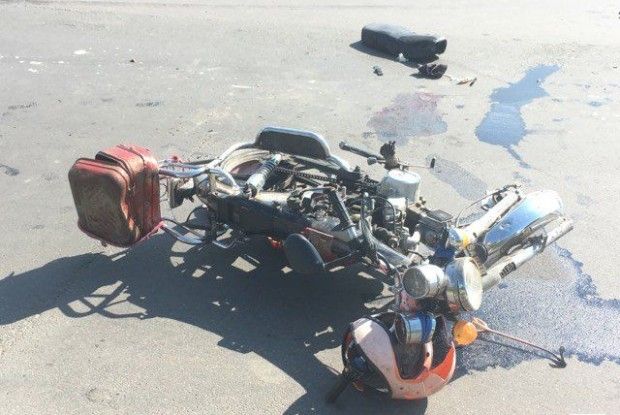 У Луцьку мотоцикл з трьома пасажирами врізався у легковик