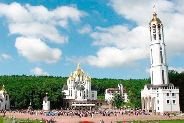У Зарваниці відбувся акт посвяти  України під покров Пресвятої Богородиці