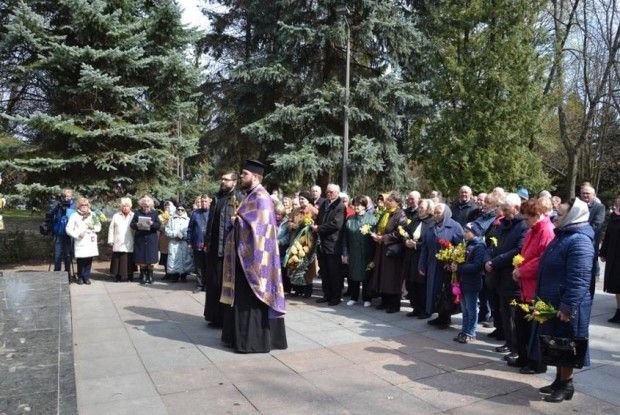 У Луцьку відслужили панахиду за жертвами нацистських концтаборів та гетто (фото)