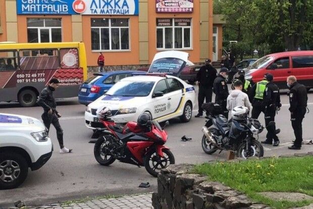 Патрульні показали, як наздоганяли мотоцикліста, через якого втрапили в ДТП (Фото) 