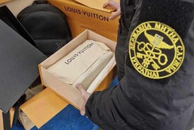 У Луцьку судять колишнього інспектора митного поста «Ковель» (Відео)