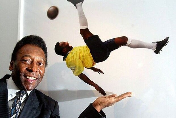 Тренер київського «Динамо» досі зберігає футболку Короля футболу – Пеле, якого недавно нестало