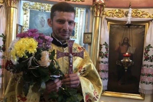На Волині дорослі й дітвора принесли дари для свого священника