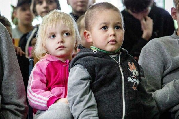 Чому росія викрадає українських дітей