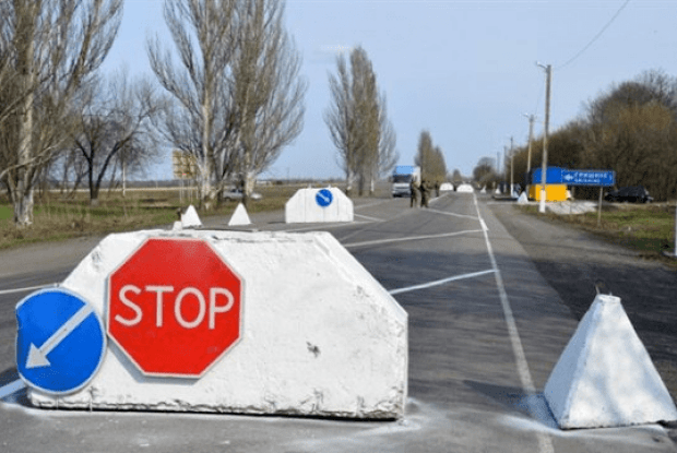 У Луцькій громаді демонтують незаконні обмежувачі руху та недіючі блокпости