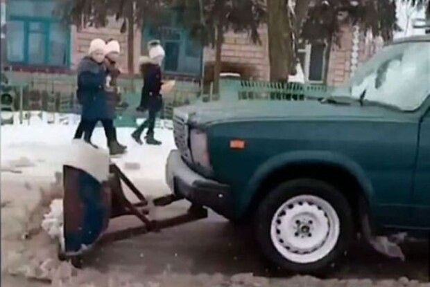 Поліщук перетворив «жигулі»… на снігоочисний бульдозер