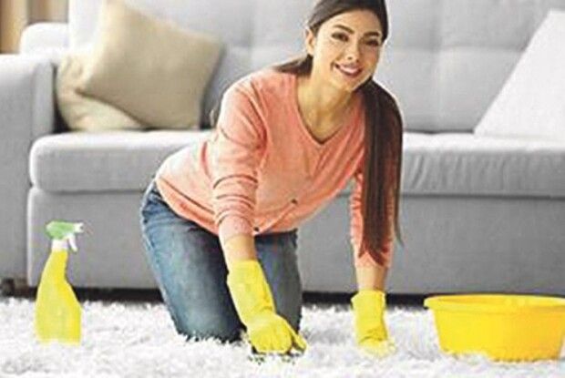 Корисні поради: як позбутися плями на улюбленому килимі