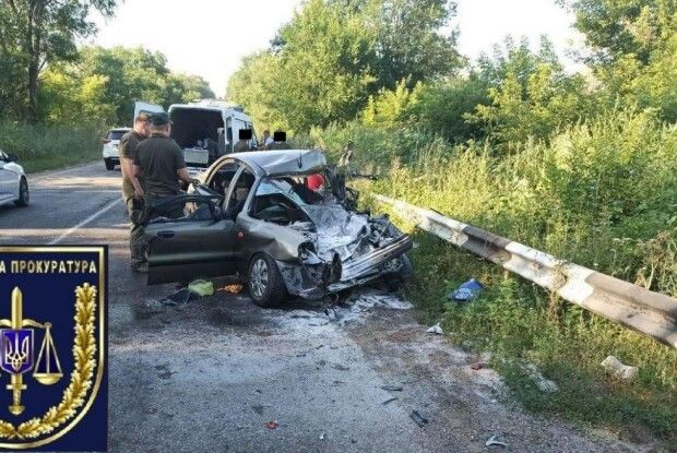 Військовий ЗІЛ-131 виїхав на смугу зустрічного руху, де зіткнувся з Daewoo Lanos (Фото)
