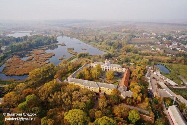 Нащадки роду Радзивіллів долучаться до реставрації родинного маєтку в Олиці
