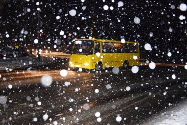 У Луцьку із першим снігом бореться 17 одиниць техніки