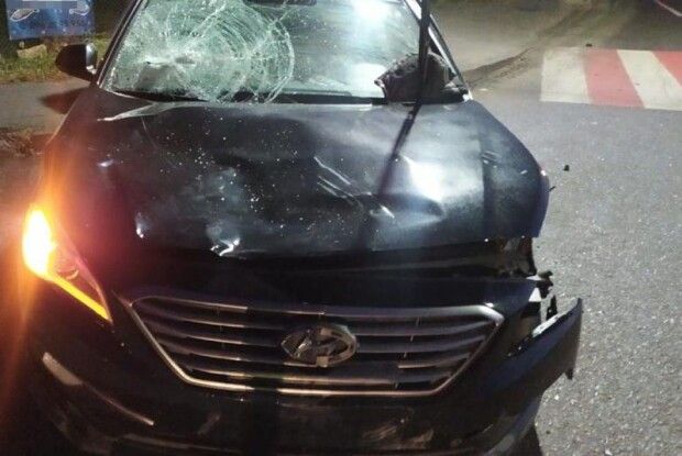 22-річний львів'янин під наркотиками і алкоголем влетів на краденому авто в зупинку і збив на смерть чоловіка