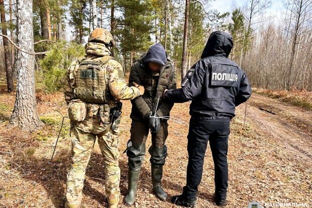 На Рівненщині поліцейські затримали 17-річного переправника ухилянтів через кордон