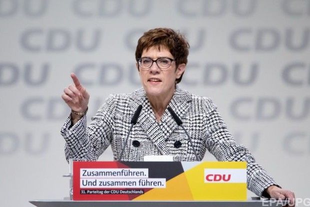 Нову Ангелу Меркель звати Аннегрет Крамп-Карренбауер