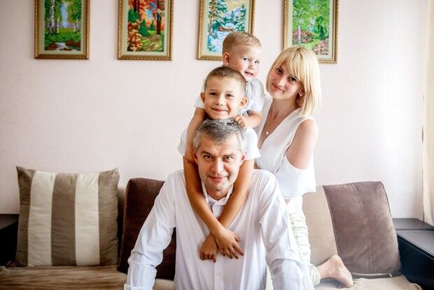 «У нас вдома уколи робить тато»*