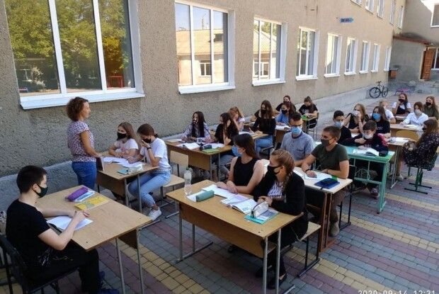 Нововолинські школярі хочуть повноцінно не тільки вчитись, а й харчуватися