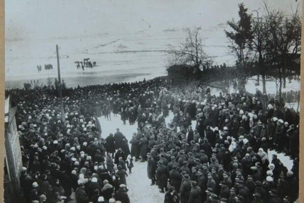 Показали світлини 30-х років з Водохреща у Луцьку (Фото) 