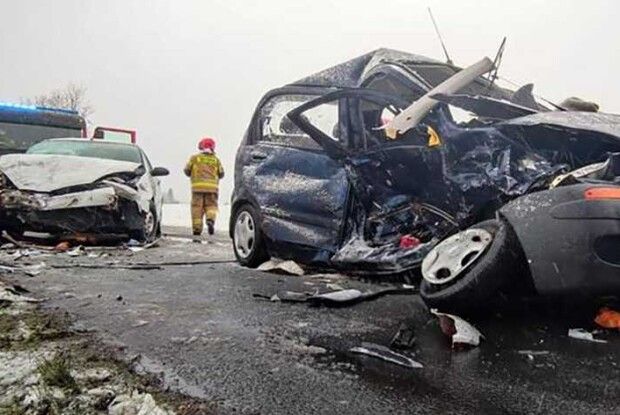 Виїхав на зустрічну смугу: у ДТП у Польщі загинув молодий українець