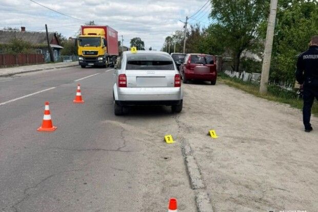 На Поліссі затримали молодика, який під час перевірки документів наїхав на поліцейського