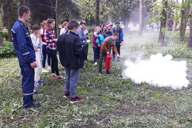 Рятувальники розповіли школярам про свою роботу та нагадали правила безпеки (Фото)