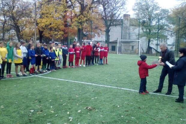 Юні волинянки із Мирного показали, як треба забивати голи