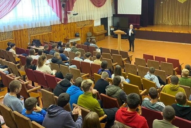 Прокурор розповіла учням Камінь-Каширського ліцею про відповідальність за вчинення правопорушень