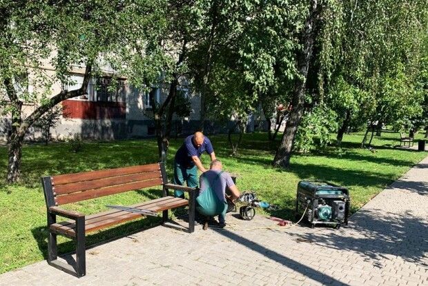 У місті на Волині встановлюють лавки за 40 тисяч гривень