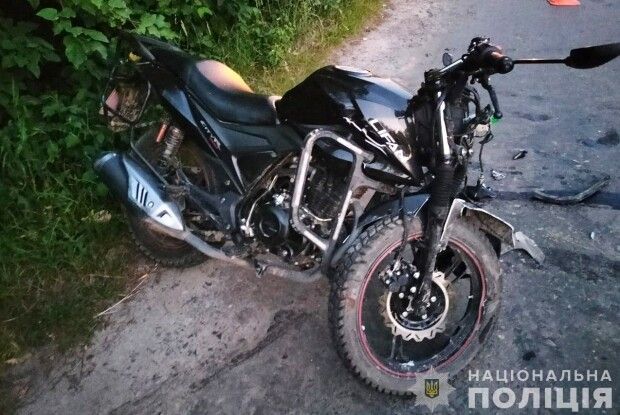 У Луцькому районі під колесами автівки опинився мотоцикліст
