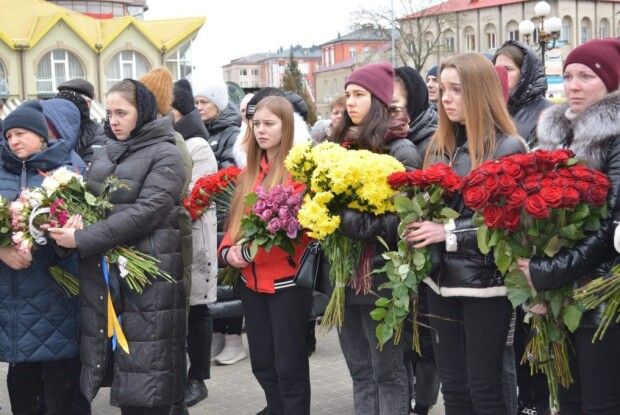Волиняни прощалися з козаком, що загинув на Запоріжжі (Фото)