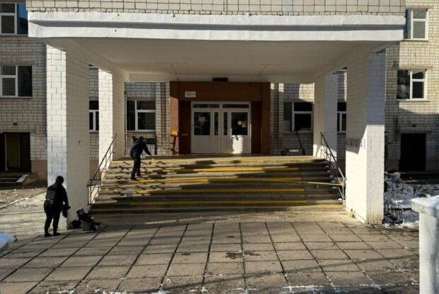 На Львівщині батьки вирішували конфлікт у школі зі зброєю