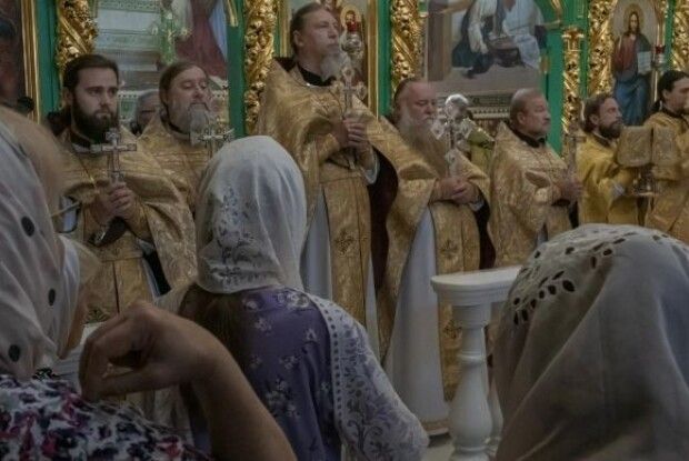 «Священник нас прокляв»: «Нью-Йорк таймс» розповіла, як парафія на Рівненщині переходила до української церкви