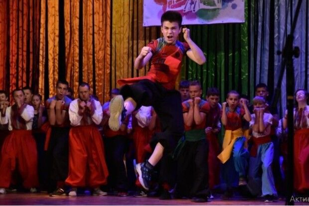 У Луцьку розпочався міжнародний мистецький фестиваль для людей з інвалідністю «Барви творчості»